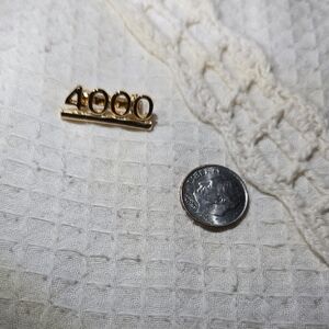 Gold '4000' Number Pin